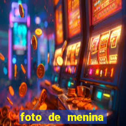 foto de menina bonita fake cacheada