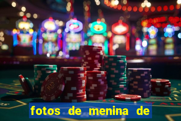 fotos de menina de cabelo cacheado no espelho
